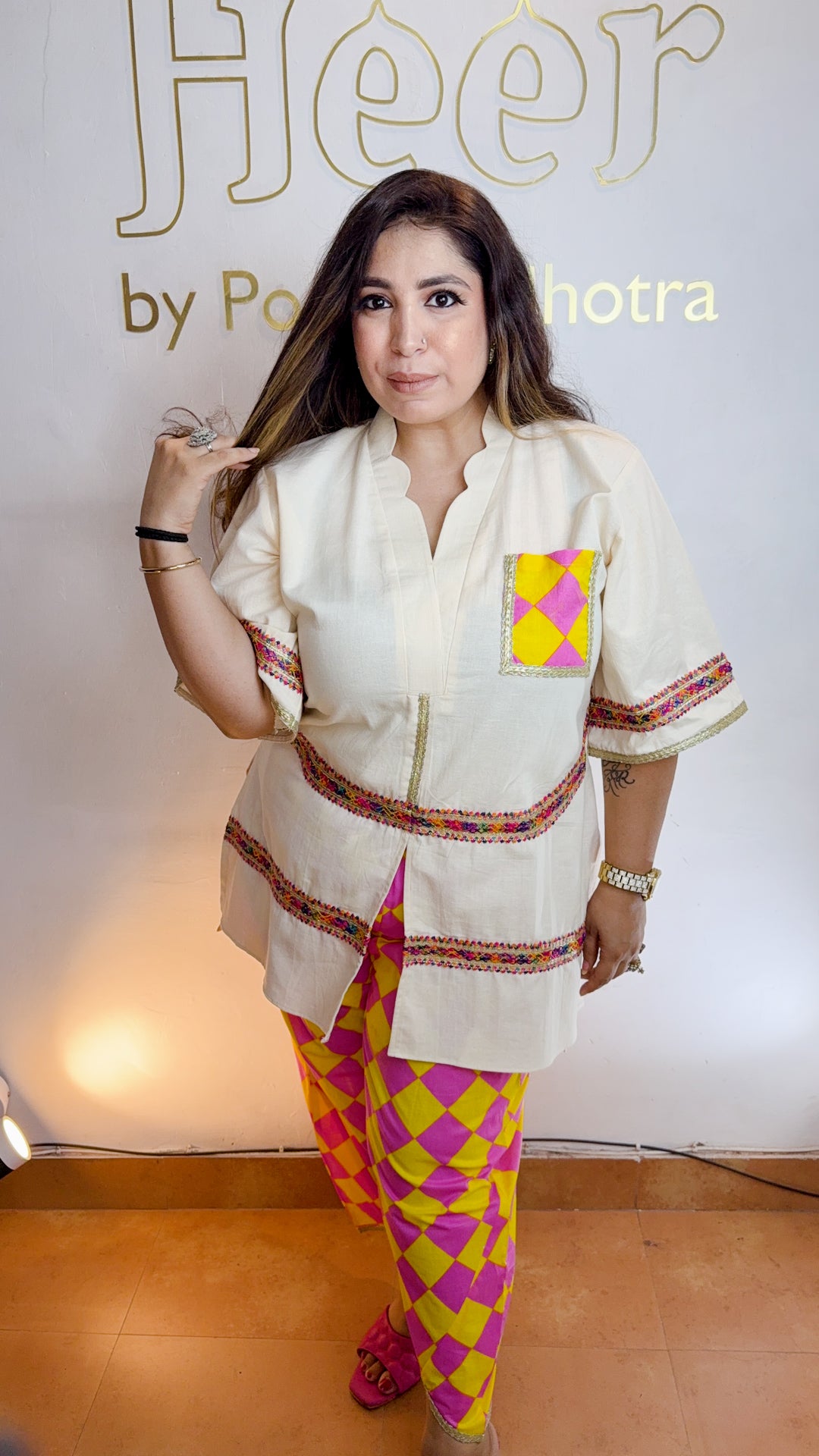 Gulabi phulkari kurta set
